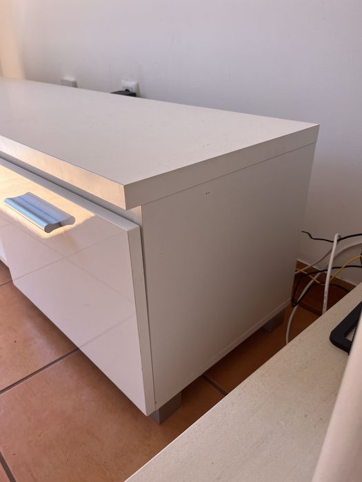 Movel TV Branco com gavetas