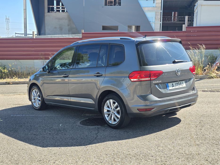Volkswagen Touran — fotografia 3