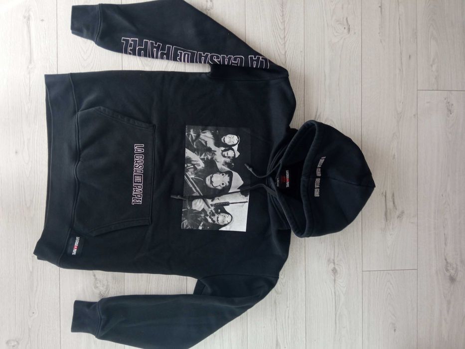 S, Pull &Bear, La Casa de Papel, bluza z kapturem i nadrukiem Netflix