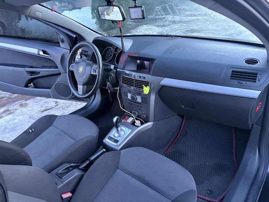 Продам Opel astra H