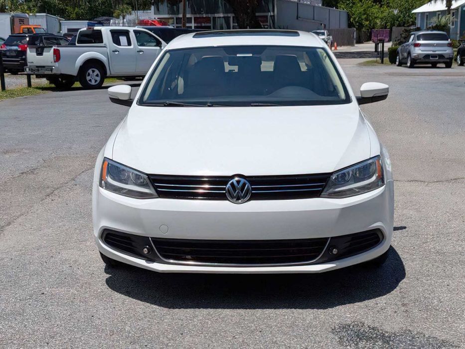 Volkswagen Jetta      2013