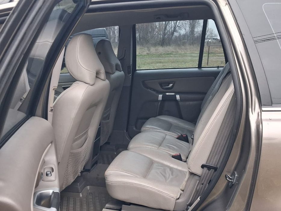 Продам автомобіль Volvo XC90