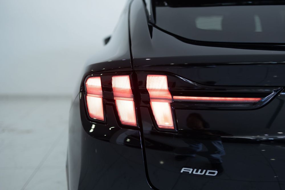 Ford Mustang Mach-E Standard AWD