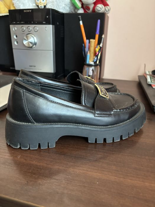 Жіночі лофери guess мокасіни