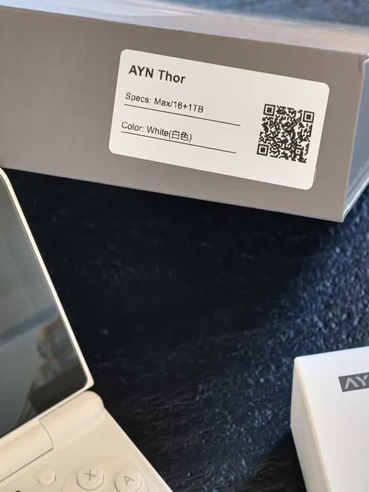 AYN Thor Max White Batch 7 handheld gaming console 16GB RAM 1TB