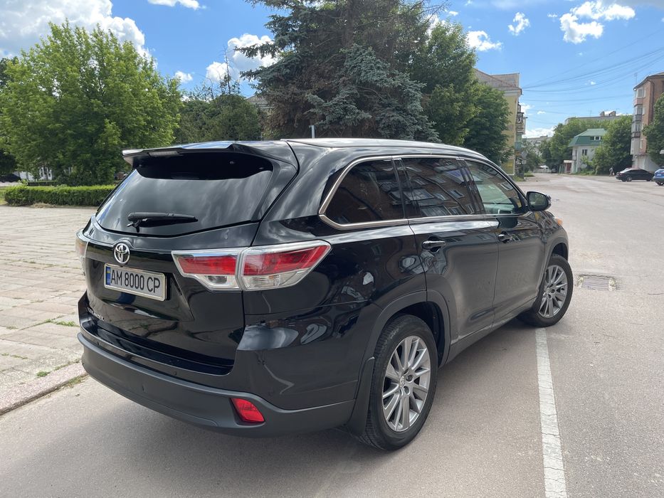 Авто Toyota highlander 2015