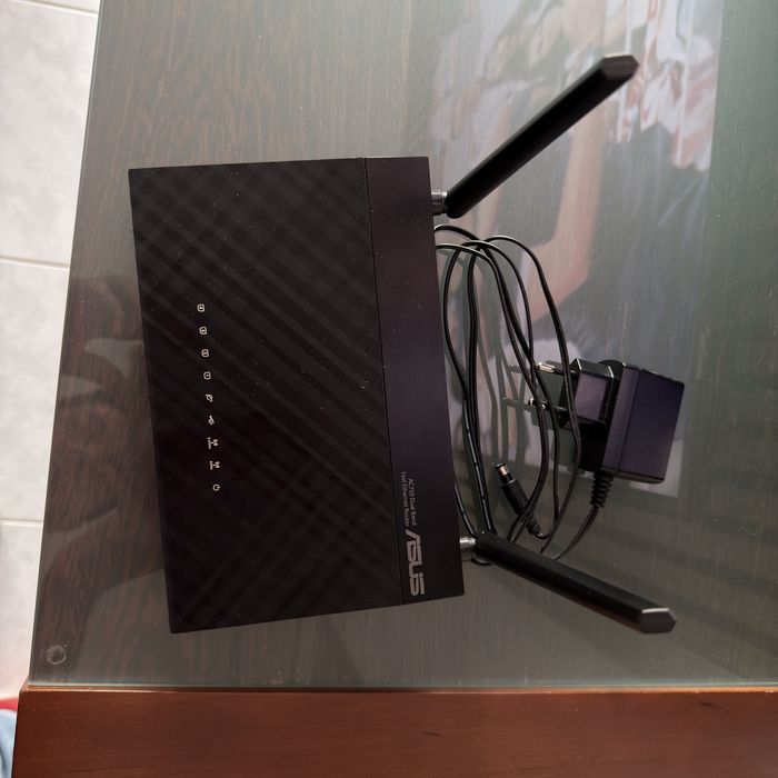 Router ASUS RT-AC51U