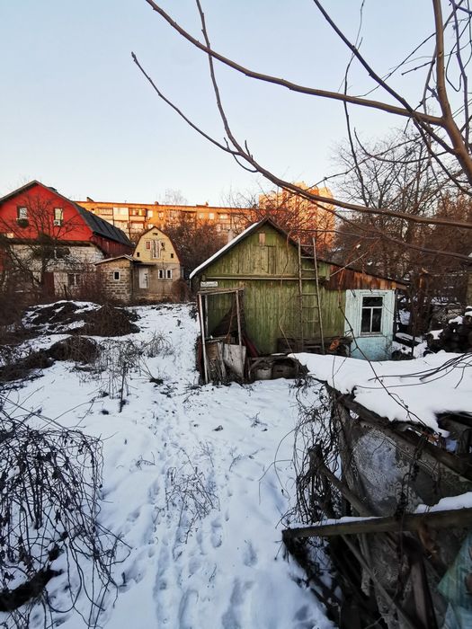 участок, закрытый городок, заезд с Туполева, Мрии 5, метро Нивки, парк