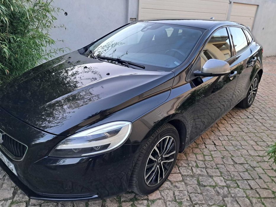 Carro Volvo v40d3