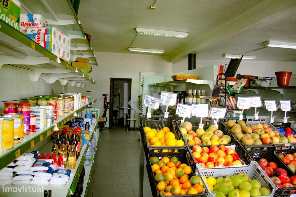 Espaço comercial | Regueira de Pontes | Estrada Nacional 109