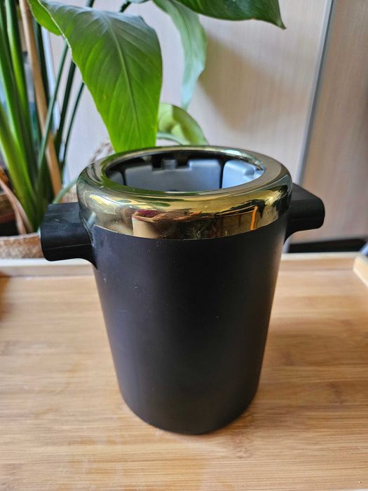 Cooler do wina z wkładami