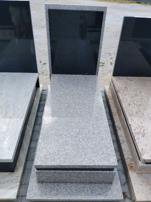 Nagrobek Granitowy