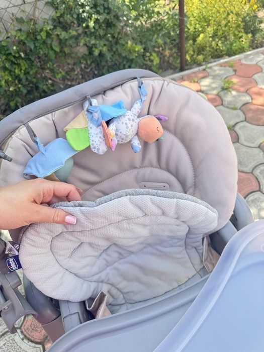 Крісло дитяче Chicco polly magic