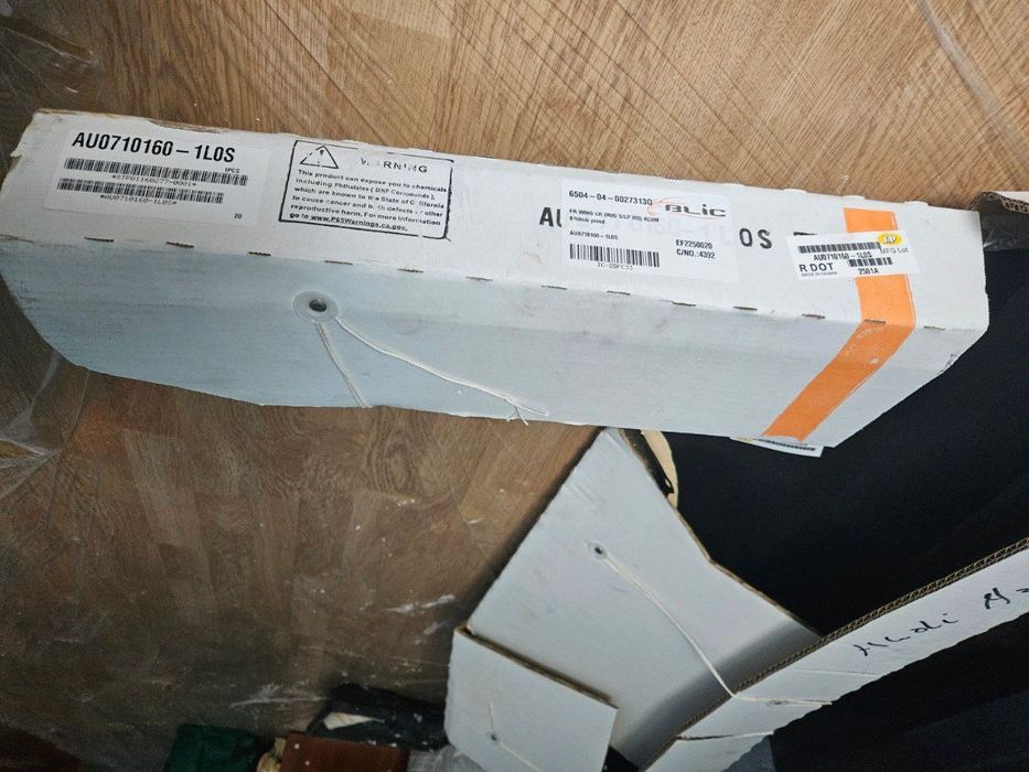 Переднє ліве, праве крило audi a3 v8 хетчбер Код: 6504-04-0027315P