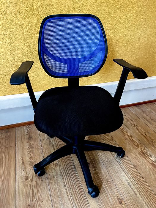 Cadeira de escritório azul