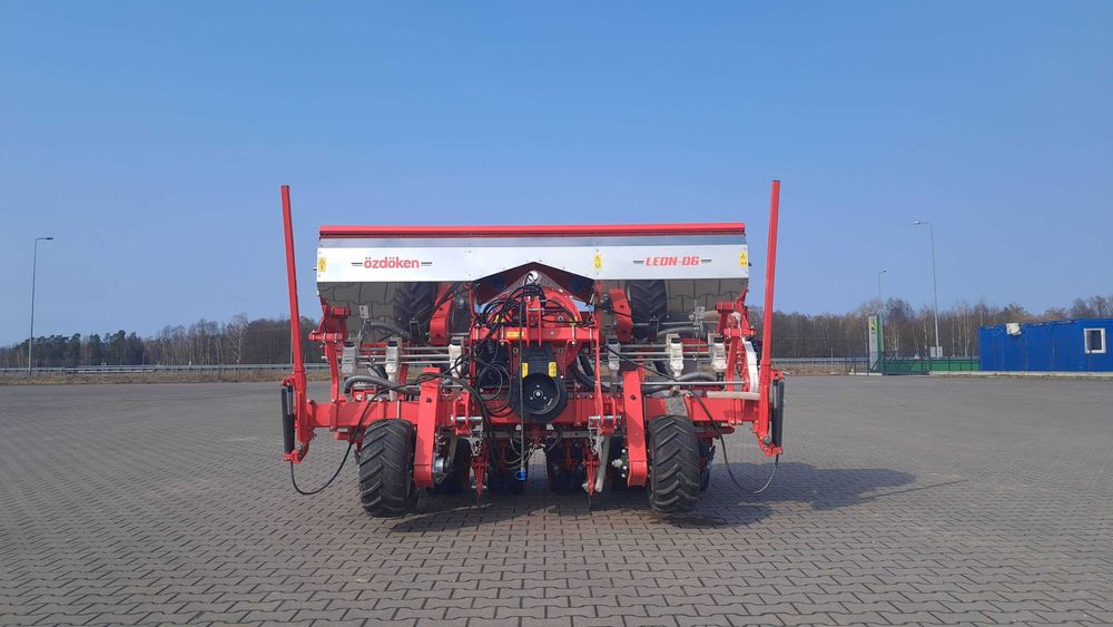 siewnik pneumatyczny punktowy kukurydza OZDOKEN LEON-DG6