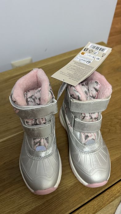 Нове зимове взуття