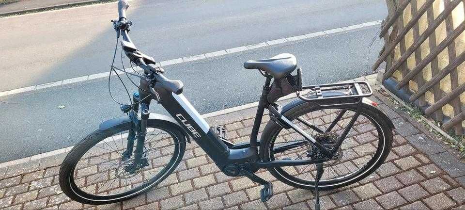 Rower elektryczny Cube Kathmandu Hybrid EXC 750 trekking 185km