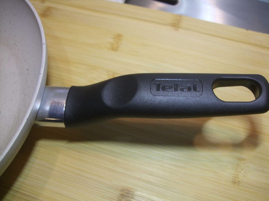 Patelnia Tradycyjna TEFAL BEIGE ESSENTIAL Non-stick 24 cm INDUKCJA !!!