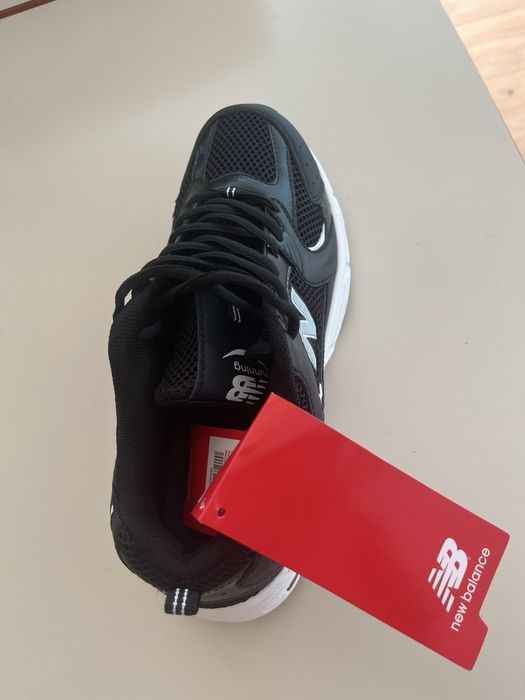New balance 530 preto e branco