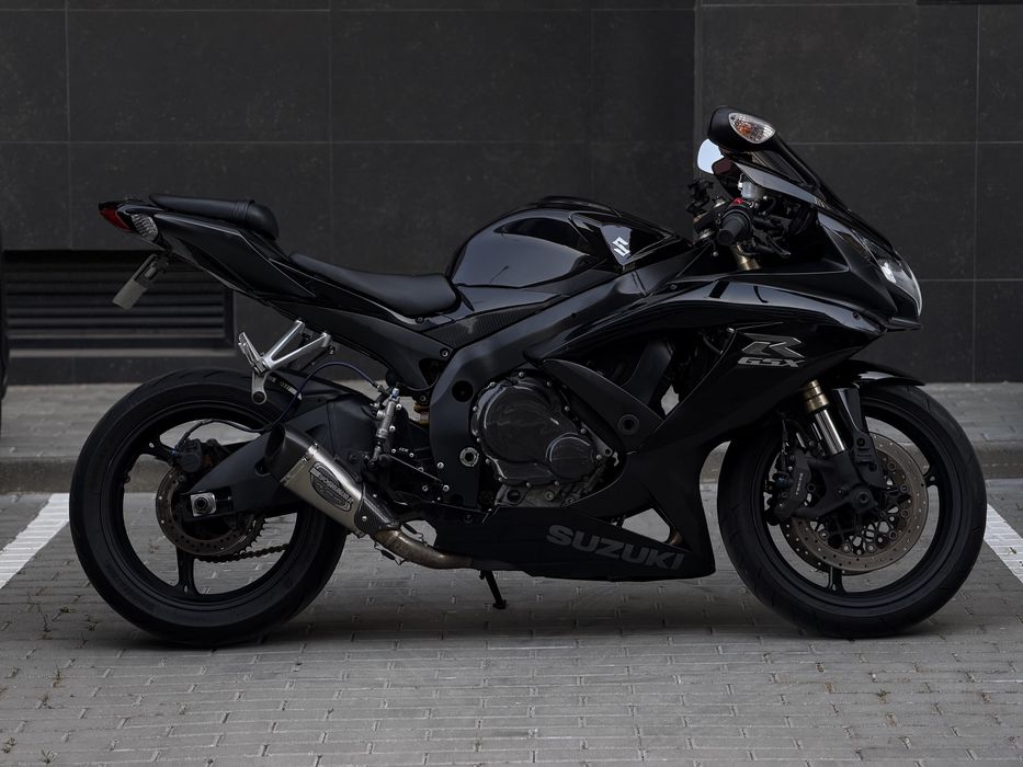 SUZUKI GSXR 600 K8 - Oportunidade!