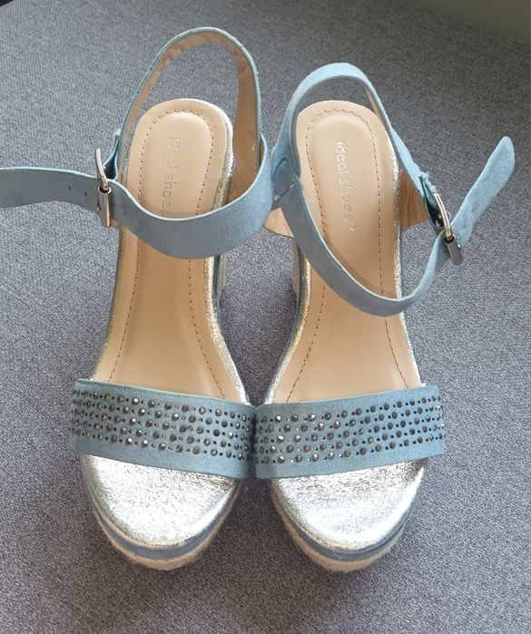 Błękitne sandałki damskie roz 36 nowe