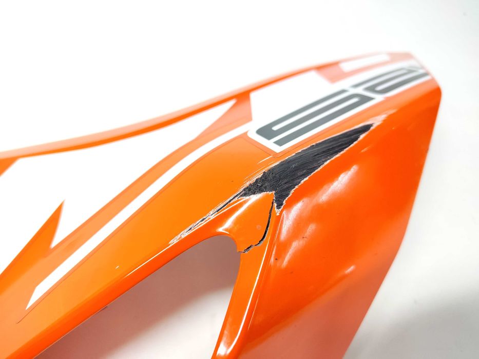 KTM DUKE 125 Bok Boczek Lewy Owiewka 17+