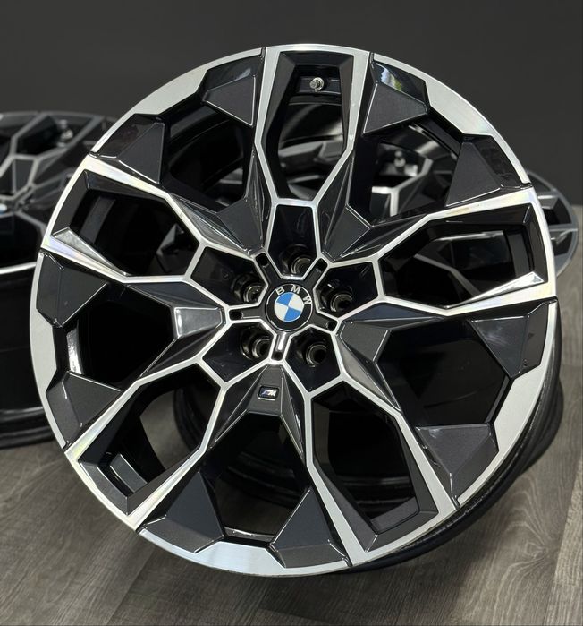 Нові оригінальні диски Bmw Бмв X7 G07 22 R22 913M Style Х7 Г07 M  датчики тиску
