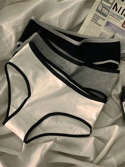 Нижня білизна жіноча 3 шт