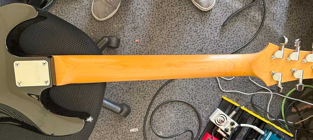 Guitarra Schecter Diamond Series Omen-7