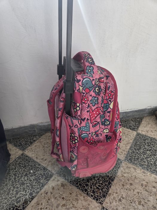 Trolley Totto usado, em bom estado