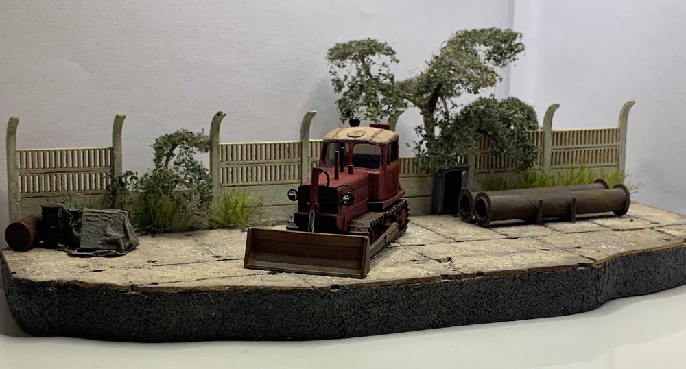 Ciągnik DT75 skala 1:87 H0