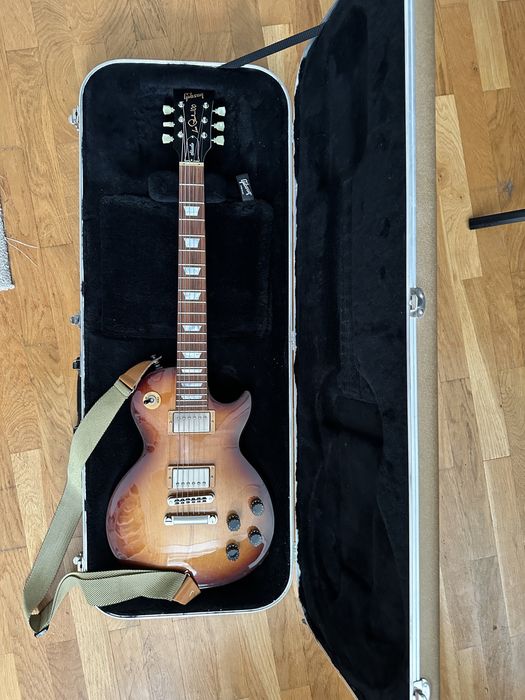 Gibson Studio 2017 rok
