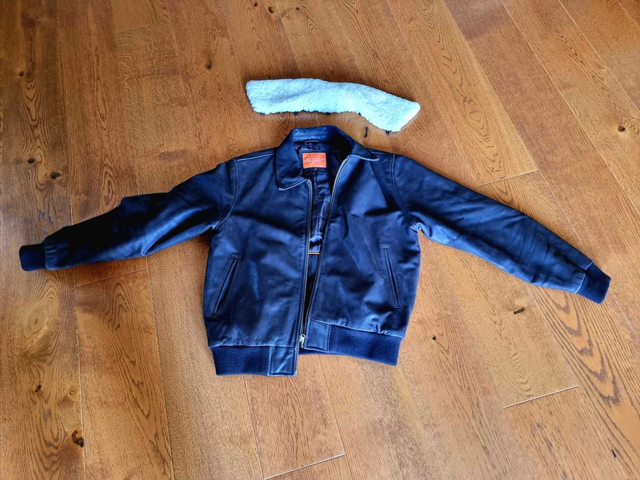 Шкіряна куртка нубук коротка білий міх фірмова