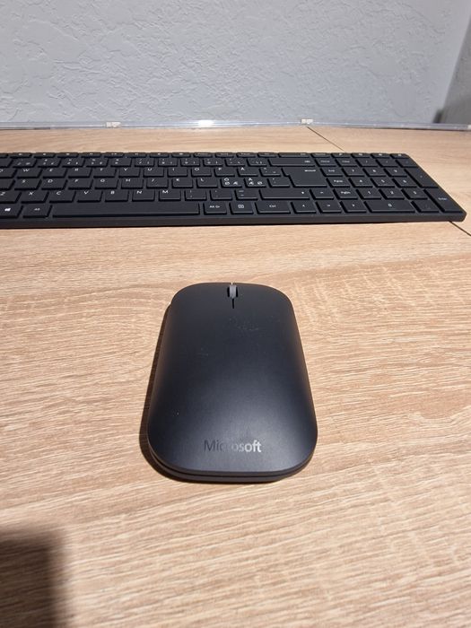 Комплект бездротової клавіатури та миші Microsoft Designer Bluetooth D