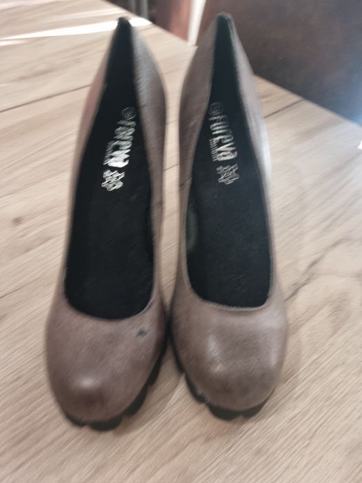 Sapatos  salto altos