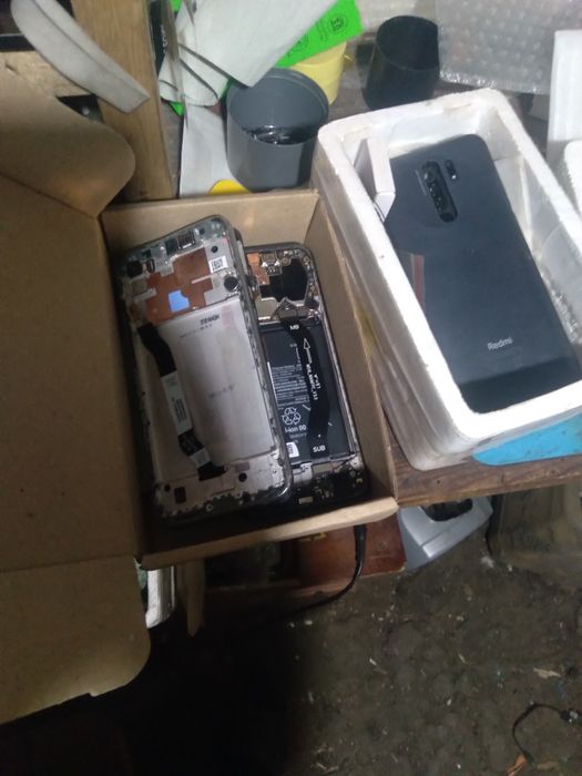 Запчастини до Redmi і Samsung