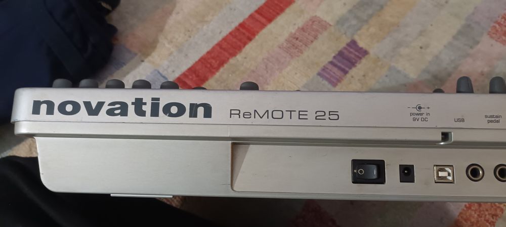 Novation 25 remote teclado  35€