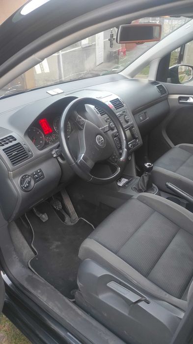 Volkswagen Touran 2010 1.4 бензин