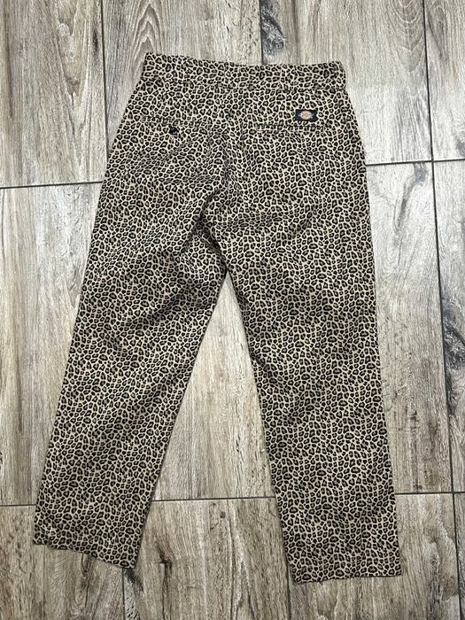 Męskie spodnie Dickes w panterke  Silver Firs Leopard roz W29