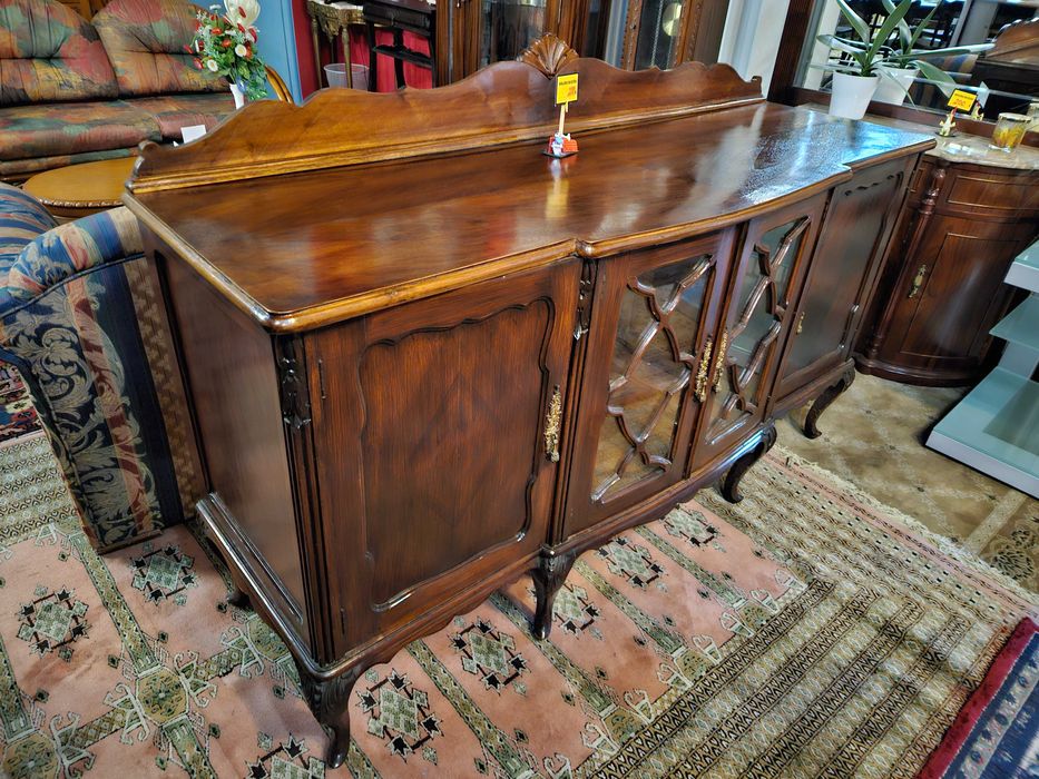 Aparador antigo estilo Queen Anne - Bom estado geral