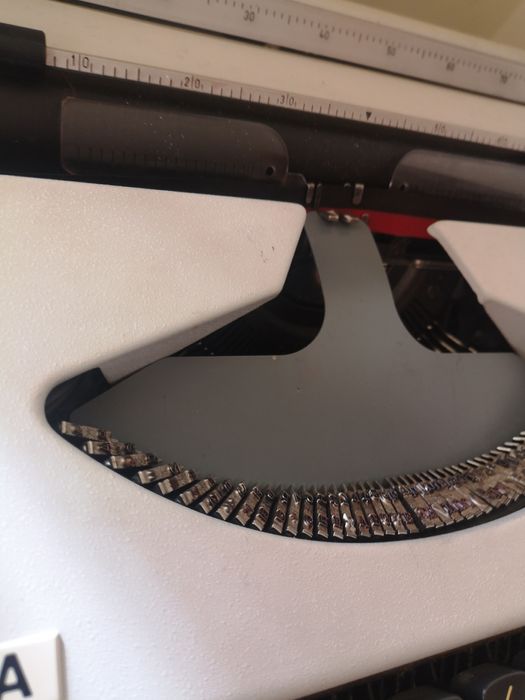 Máquina de Escrever Olympia Traveller de Luxe