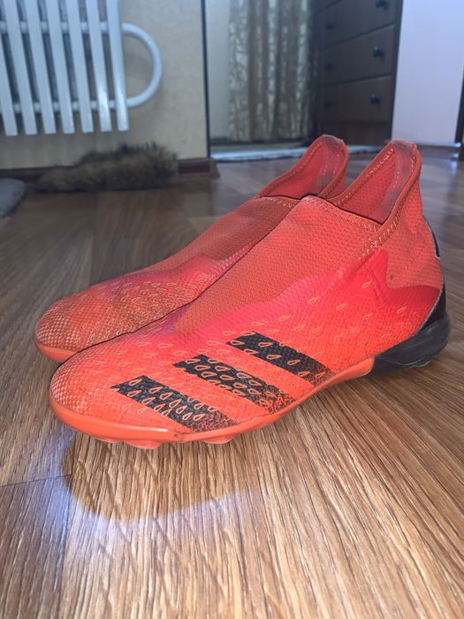 Сороконіжки Adidas predator арт і гуглі і на бірці:AdidasFY6300