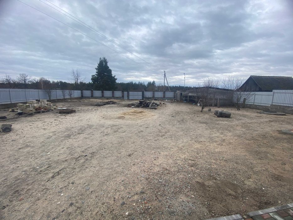 Продам ШИКАРНИЙ будинок поруч із озером і лісом