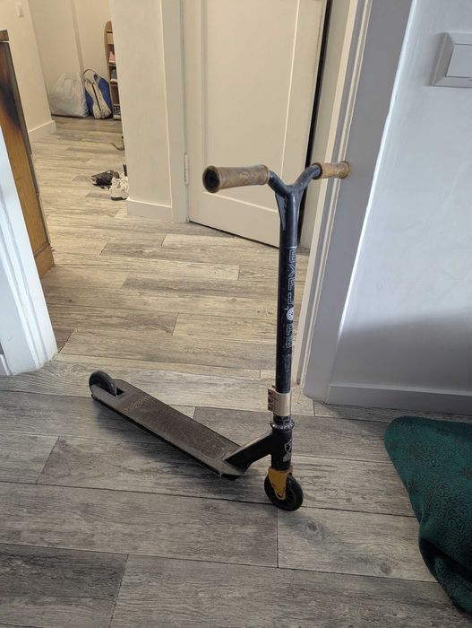 Продам велосипед та самокати