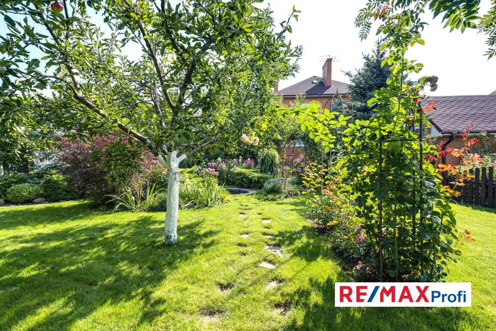 Будинок 450 м2, ремонт, цоколь , басейн, 12 соток  в с. Глеваха (село)
