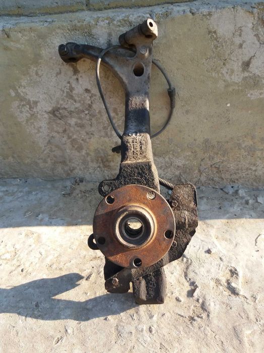 Суппорт цапфа ступица Пассат б5