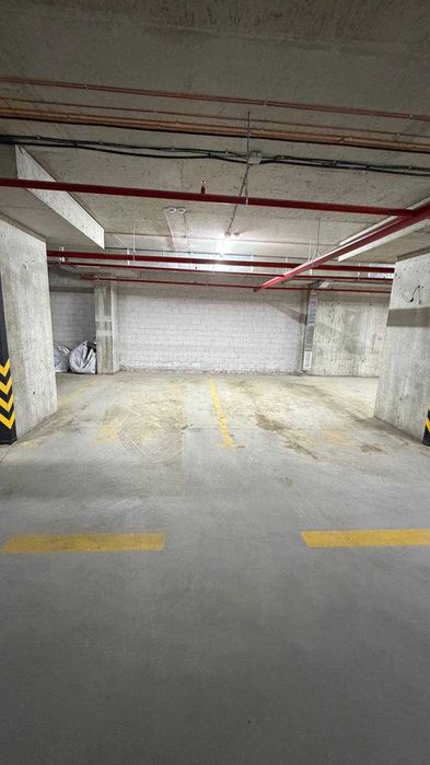 Продаж паркомісця у ЖК Щасливий ( Є орендар ) БЕЗ КОМІСІЇ