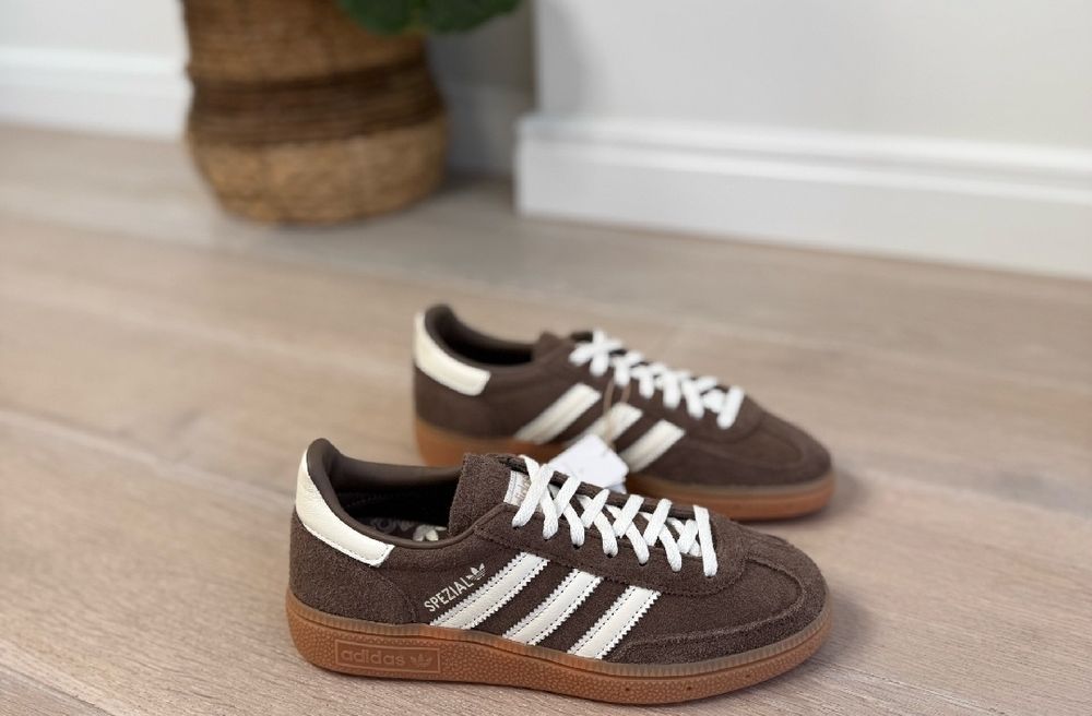Кросівки жіночі Adidas Handball Spezial Earth Strata Gum IF6490