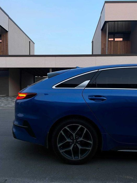 Kia ProCeed офіційне авто.